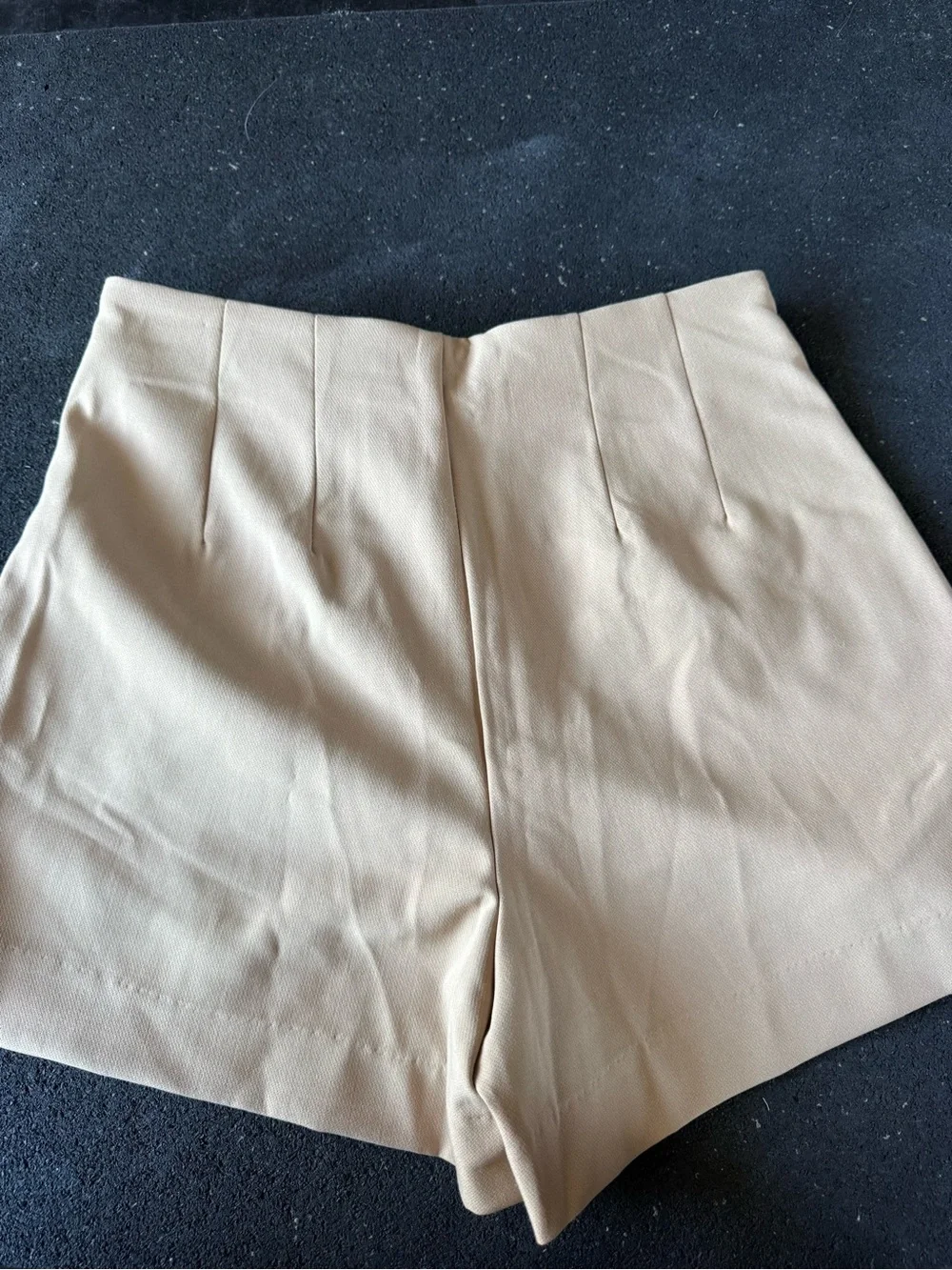 High-Waist Cream Tailored Women’s Shorts - Picture 3 of 3